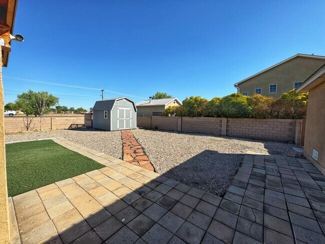 Building Photo - 9307 Vista Clara Loop NW