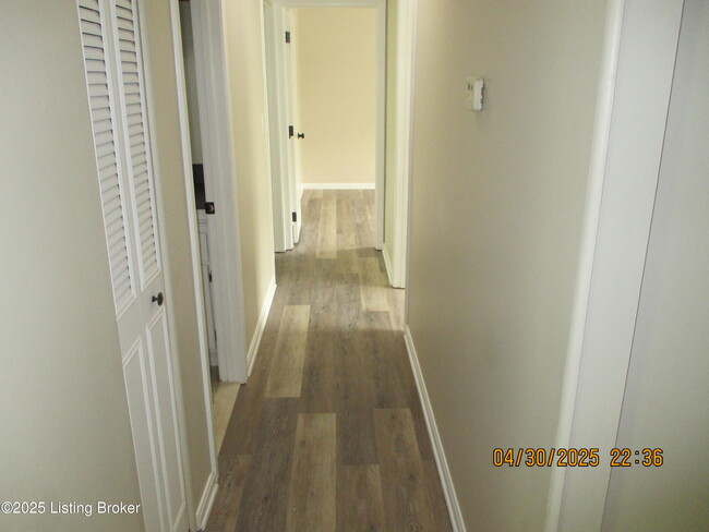 Building Photo - 4761 Shenandoah Dr