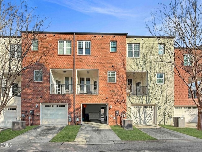 Building Photo - 184 Finsbury St