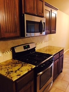 Building Photo - 3 bedrooms + 2 bathrooms + Study + Edmond ...