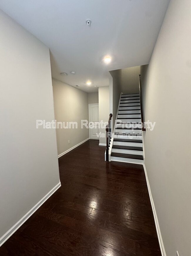Building Photo - 707 Topsail Ln