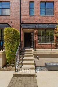 Building Photo - 1322 E Sutter Walk