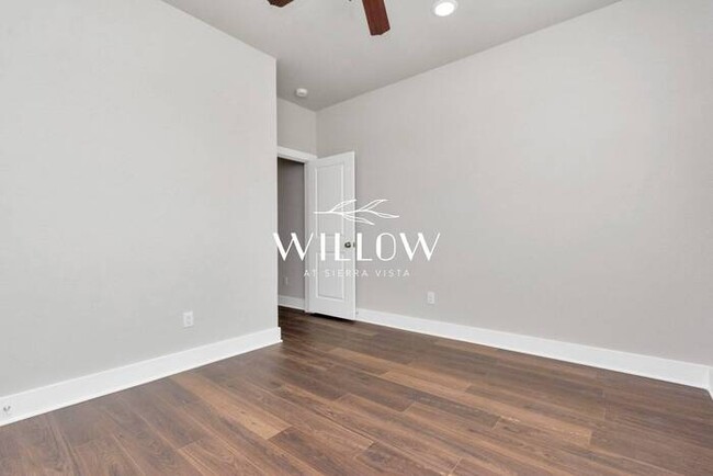 Building Photo - Spacious 4-Bedroom Home – 6 Weeks FREE Rent!