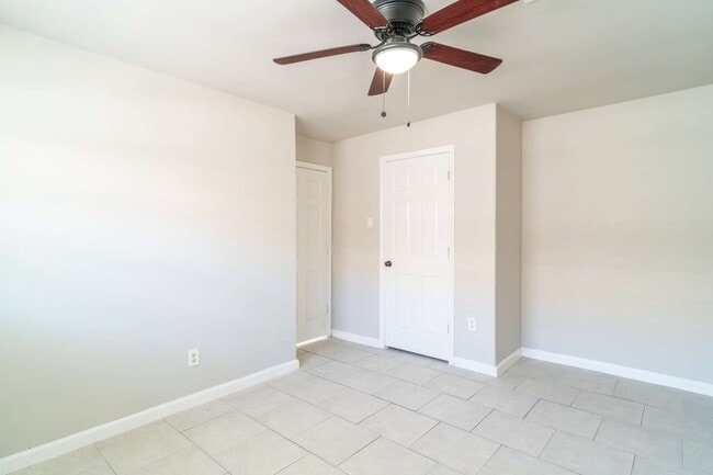 Building Photo - 11623 Rowan Ln