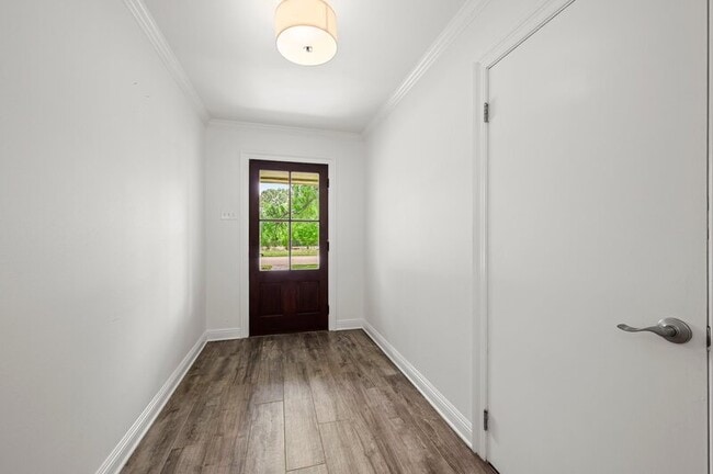 Building Photo - 5475 S Ridge Dr