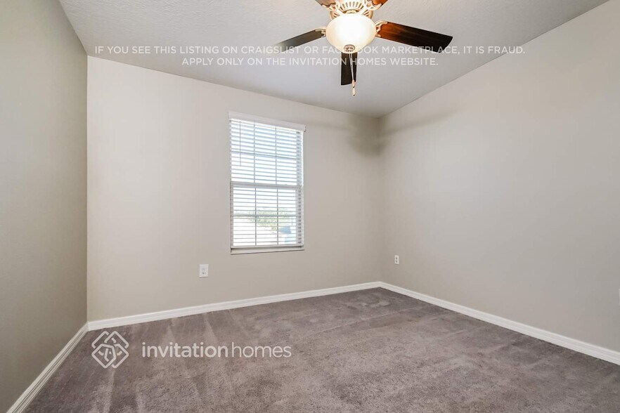 Building Photo - 1565 Blue Rose Dr