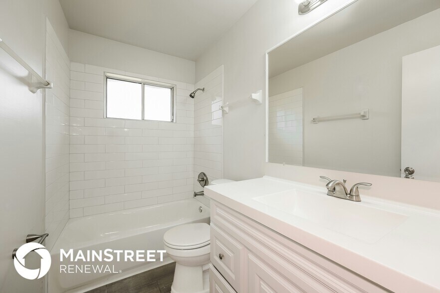Building Photo - 4740 Escalante Dr
