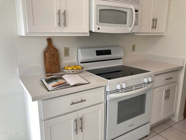 Building Photo - 314 E Campo Bello Dr