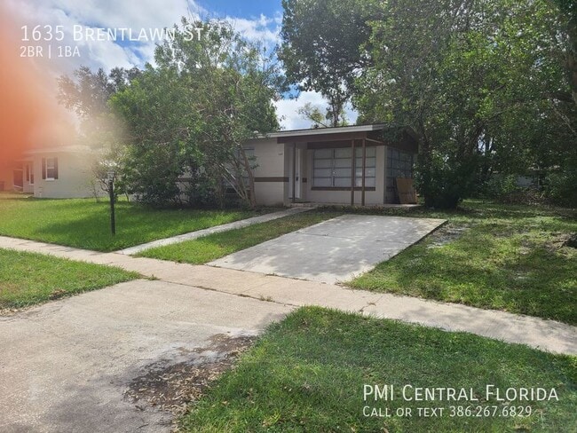 Building Photo - Deltona Bungalow