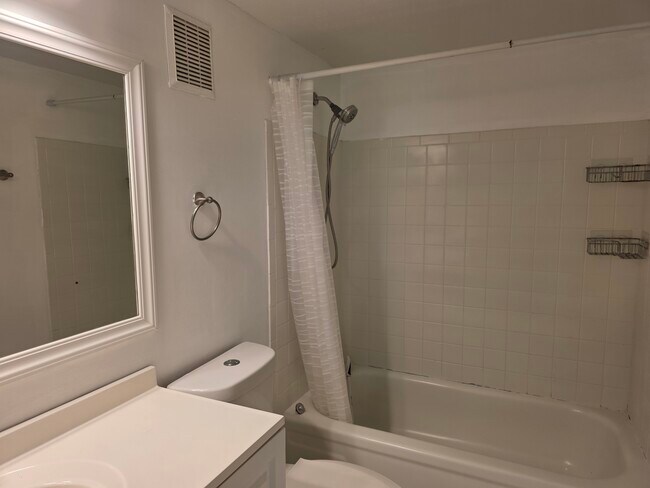 Building Photo - 605 N Keene Rd