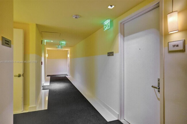 Building Photo - 475 Brickell Ave