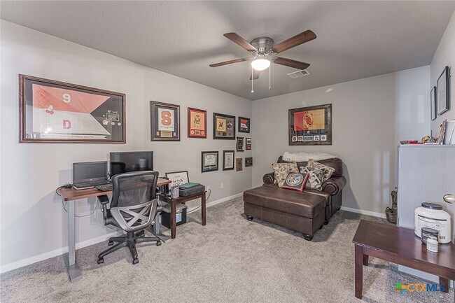 Building Photo - 810 Earp Dr