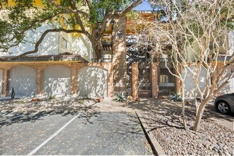 Building Photo - 806 W 24th St