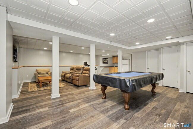 Building Photo - 158 Steep Hill Rd