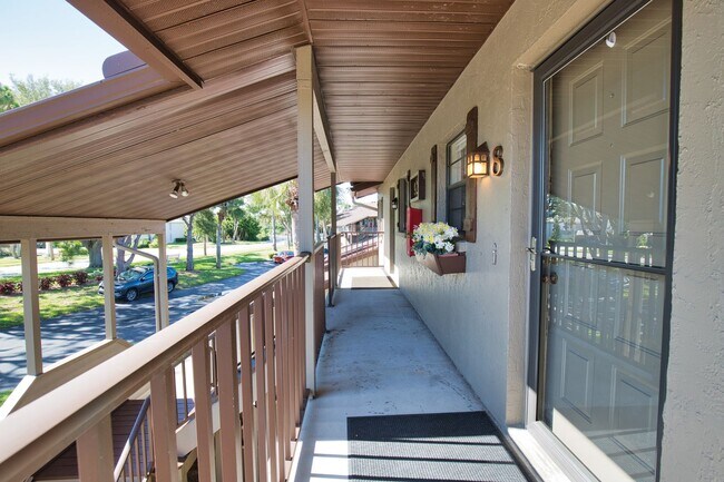 Building Photo - Annual Unfurnished 2 Bed 1 Bath Second Floor Condo located in Par Four at Capri Isles!