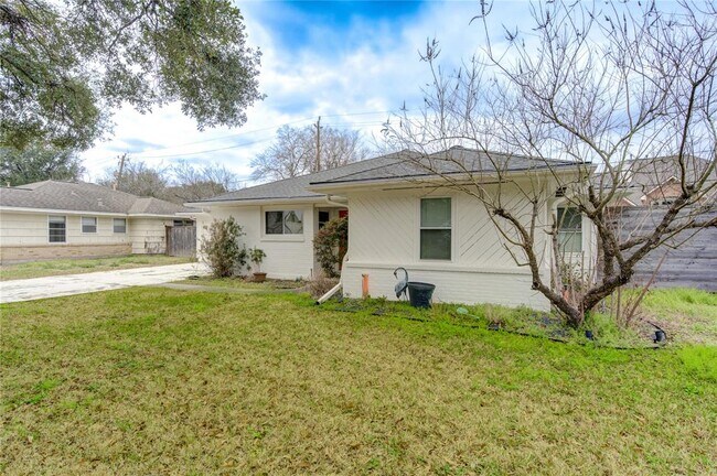 Building Photo - 3010 Conway St