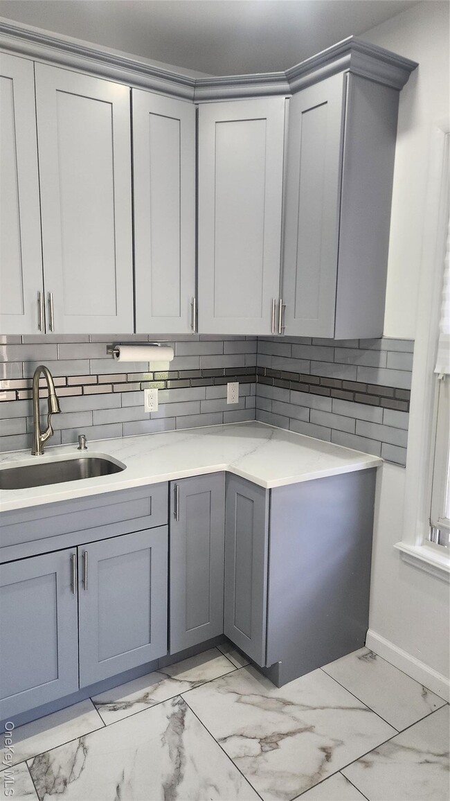 Building Photo - 38 Moulton Ave