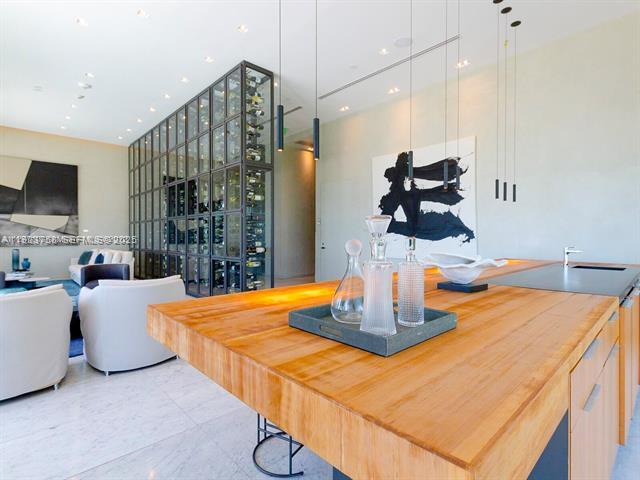 Building Photo - 3131 NE 7th Ave