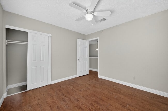 Building Photo - 7711 Del Glen Ln