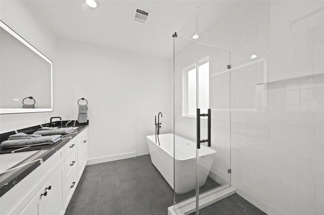 Building Photo - 2510 Gray St