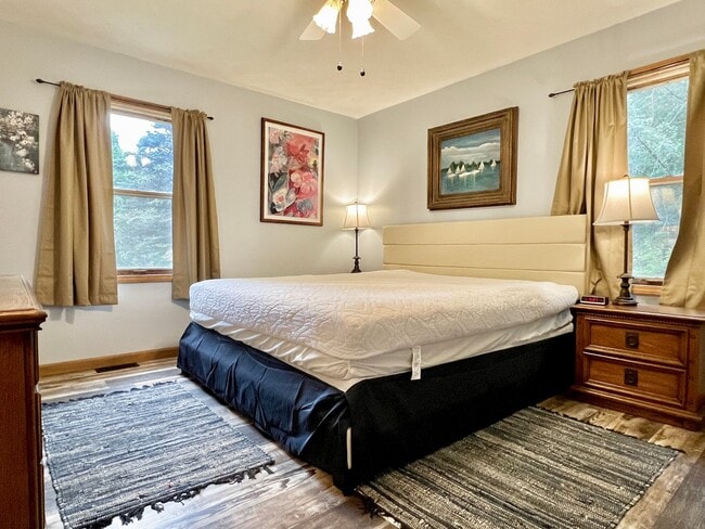 Building Photo - Cute, Comfy & Full of Charm!