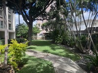 Building Photo - 2 Bed/1 Bath/1 Parking - With a Diamond He...