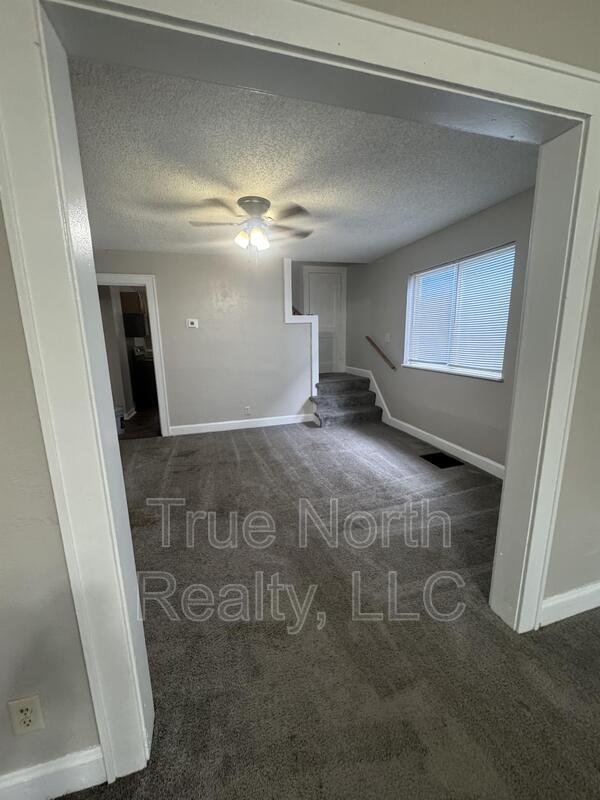 Building Photo - 1221 E 20th Ave