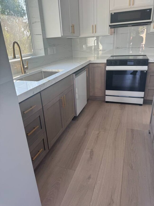 Building Photo - 1815 G St