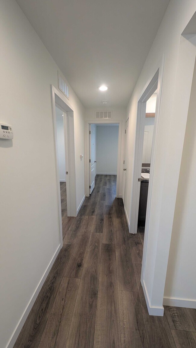 Building Photo - 9383 Evergreen Dr