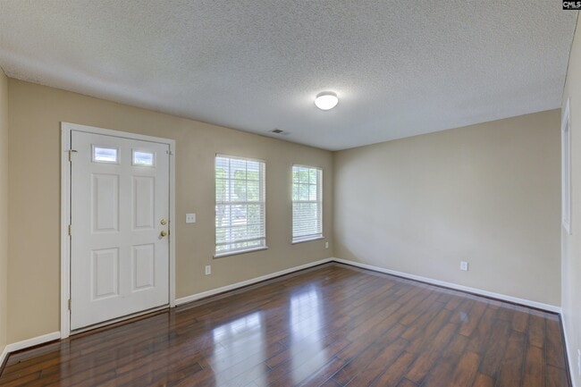 Building Photo - 1908 Lake Carolina Dr