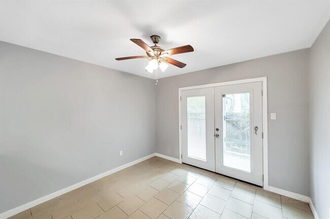 Building Photo - 12633 Memorial Dr