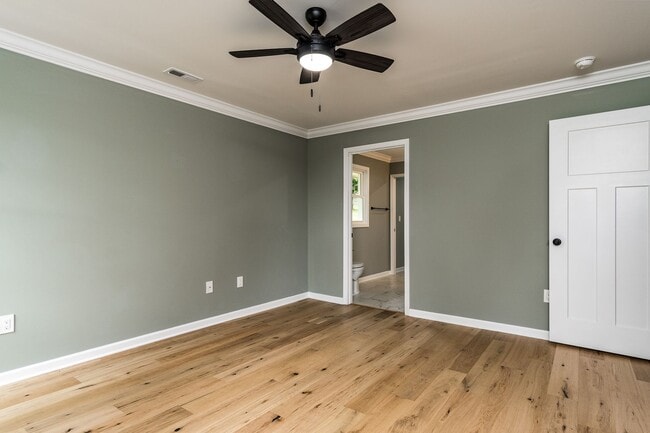 Building Photo - Newly renovated 4 Bedroom 3 Bathroom Home in Greeneville, TN