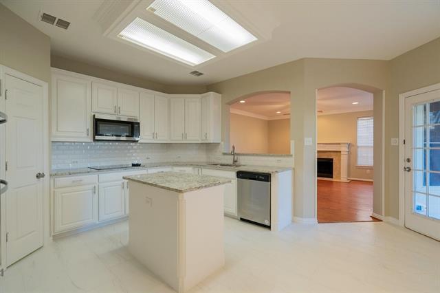 Building Photo - 703 Villanova Ct