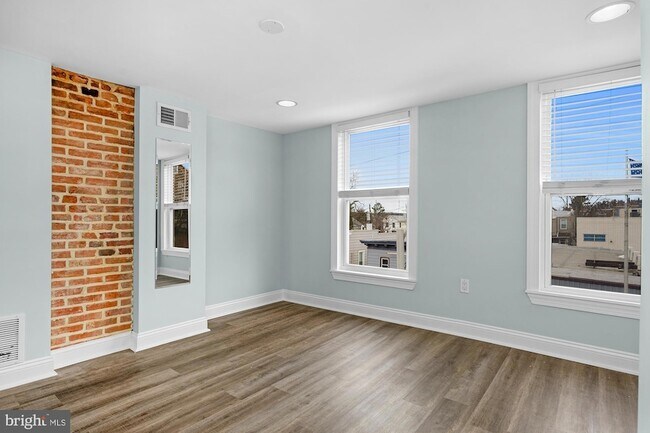 Building Photo - 1201 Union Ave