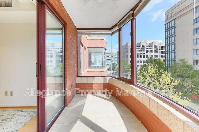 Building Photo - 2400 Clarendon Blvd