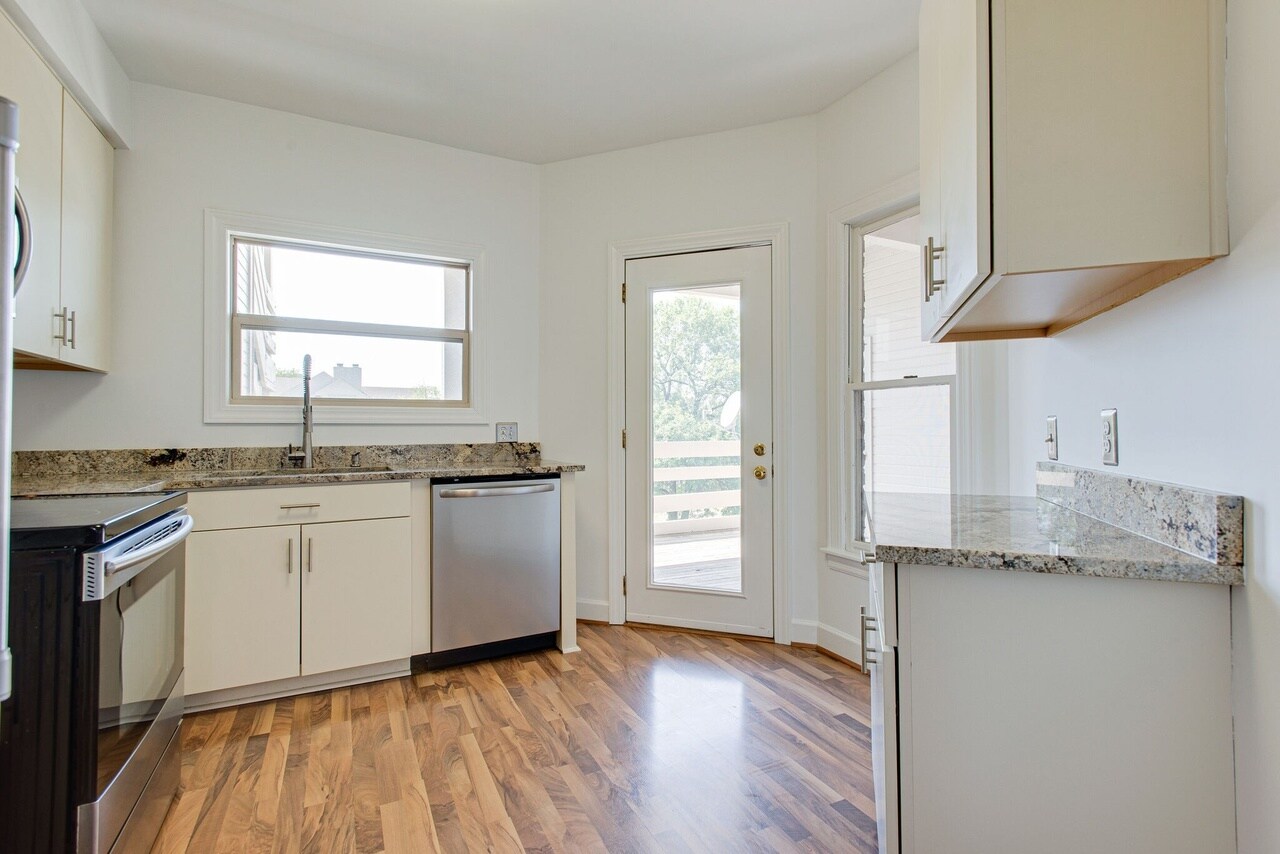 Building Photo - 243 Boxmere Pl