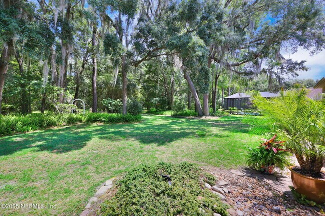 Building Photo - 526 Oakmont Dr