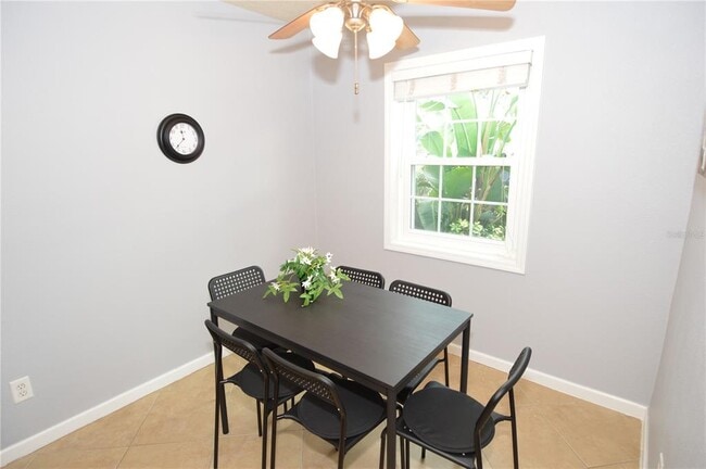 Building Photo - 3837 Pompano Dr SE