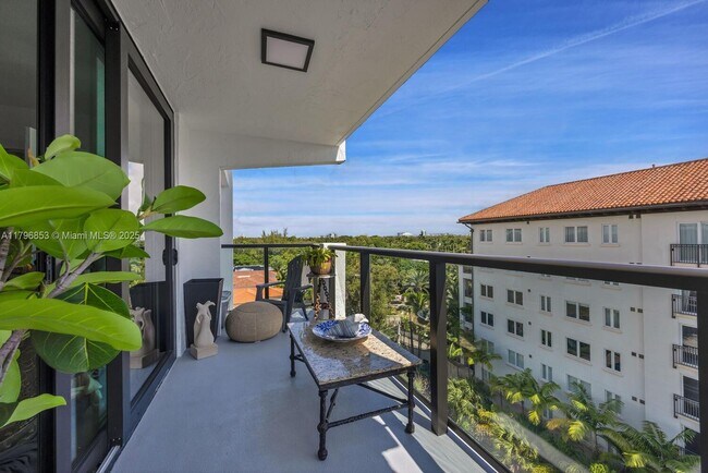 Building Photo - 1600 S Bayshore Ln