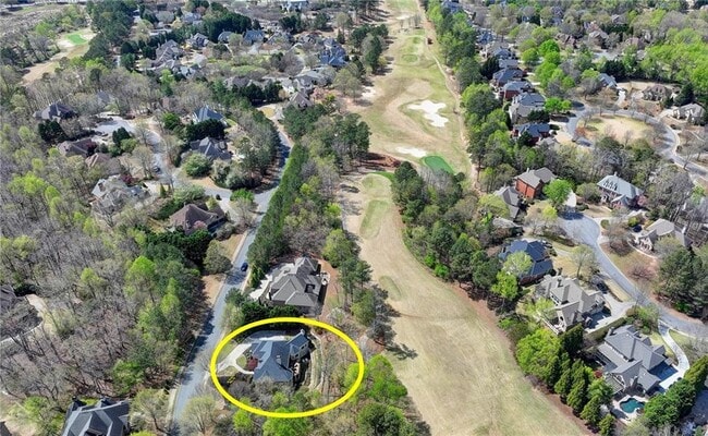 Building Photo - 6745 Laurel Oak Dr