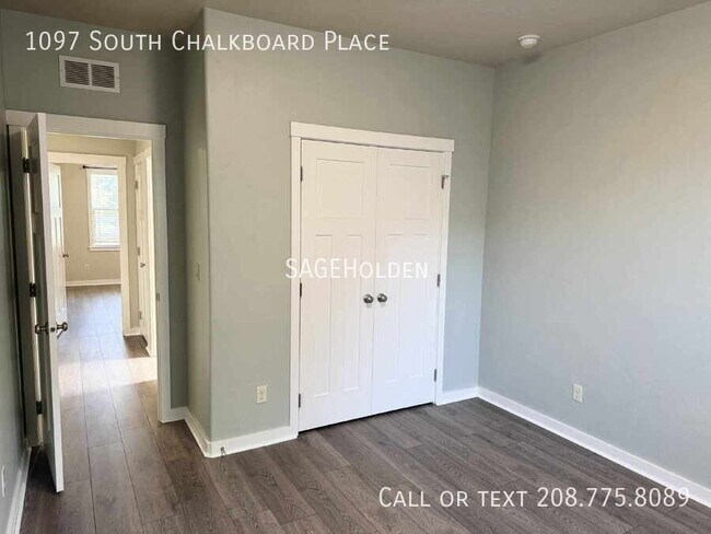Building Photo - 1097 S Chalkboard Pl