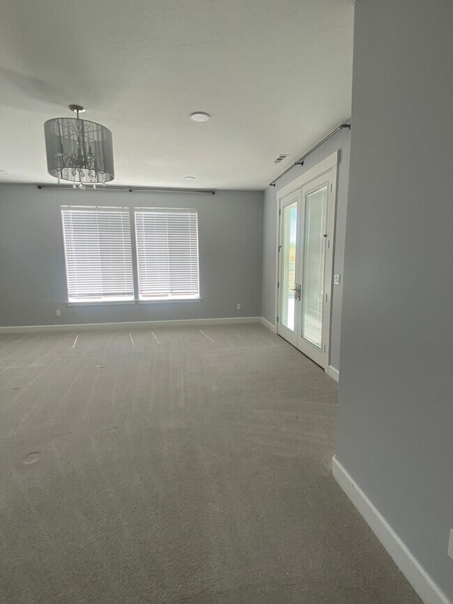 Building Photo - Elegant home in the Heights at Canyon Lakes