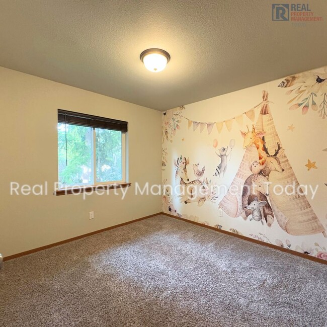 Building Photo - $200.00 OFF MOVE IN! Charming 3 Bedroom 2....