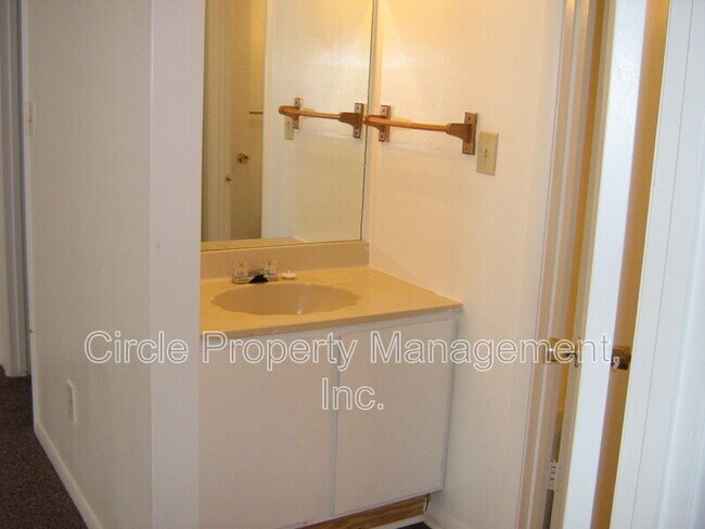 Building Photo - 4012 Hunters Ridge Dr SW