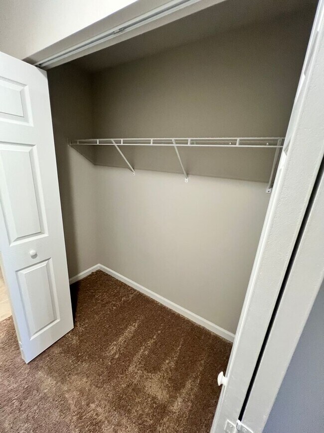 Building Photo - NEW 4 BEDROOM 3 BATH HOME! AMAZING LOCATION!