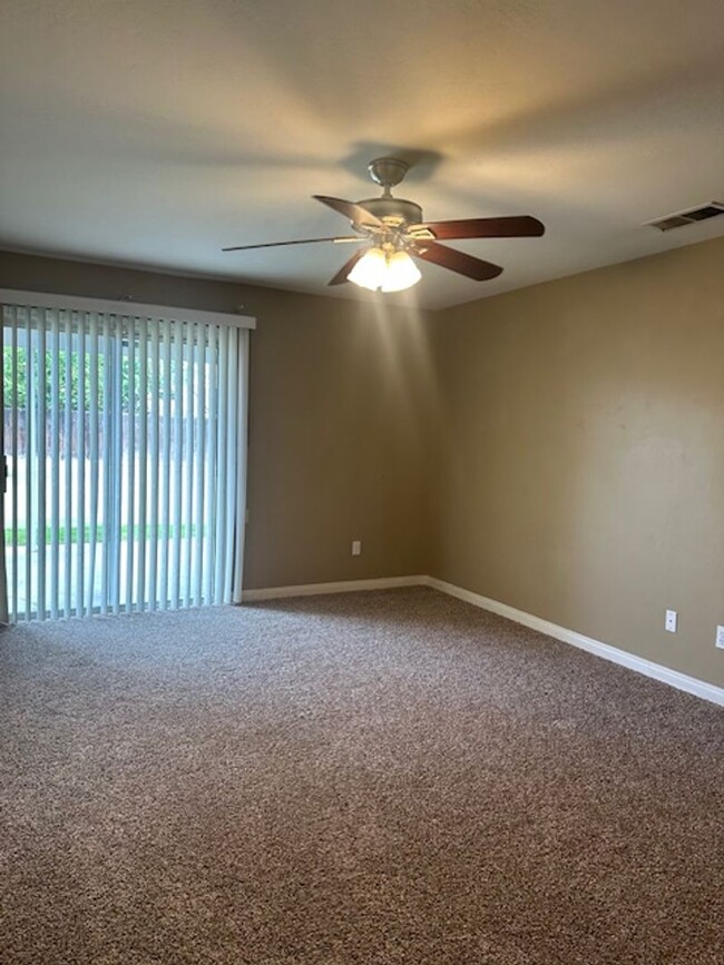 Building Photo - 5414 Moraga Ct