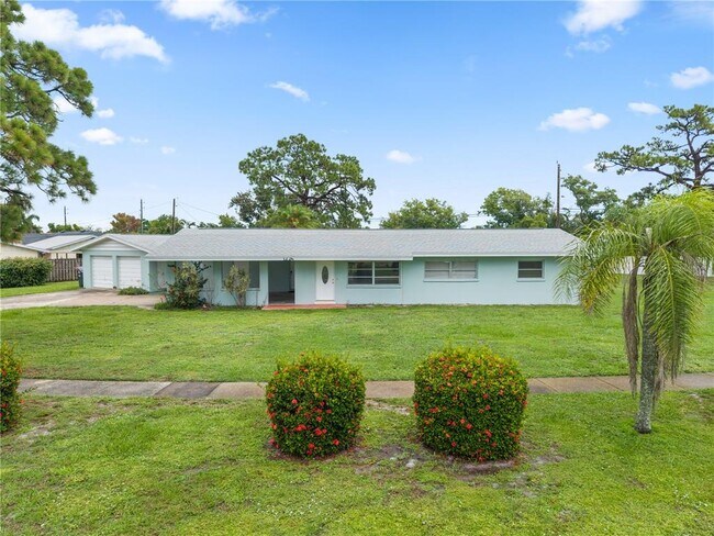 Building Photo - 1225 Casabella Dr