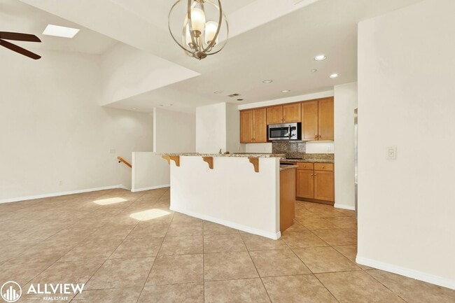 Building Photo - Rare 3-Story Hillcrest Townhome | 3BR/3BA ...