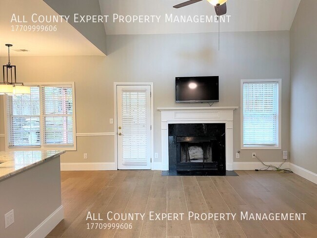 Building Photo - 1635 River Oak Dr