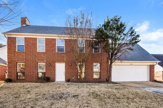 Building Photo - 8685 Rhonda Cir S